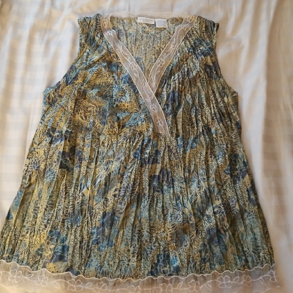 Plus Size 1X Shell/Dressy Tank!